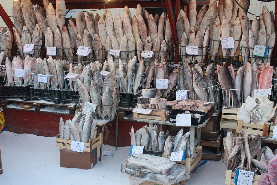Рыба на рынке в Якутске