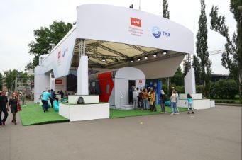 Полномасштабный макет первого капсульного некупейного пассажирского вагона РЖД и ТМХ на туристическом форуме «Путешествуй!» в Москве Полномасштабный макет первого капсульного некупейного пассажирского вагона РЖД и ТМХ на туристическом форуме «Путешествуй!» в Москве
