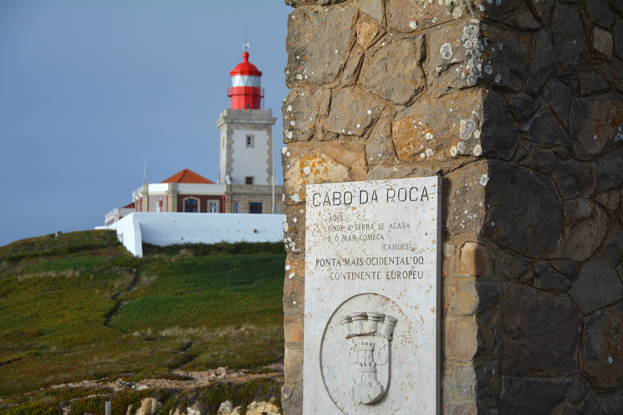  Португальский мыс Рока, самая западная точка Европы. Фото: istockphoto/StudioBarcelona 