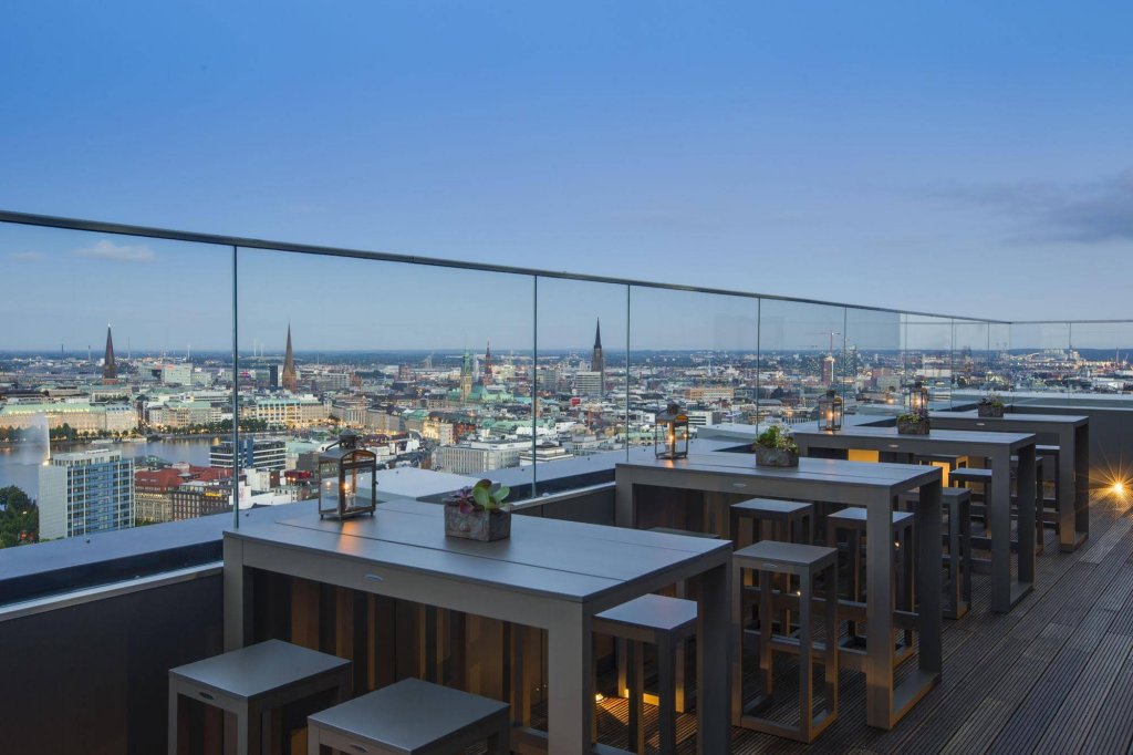 Вид из отеля Radisson Blu Hotel, Hamburg