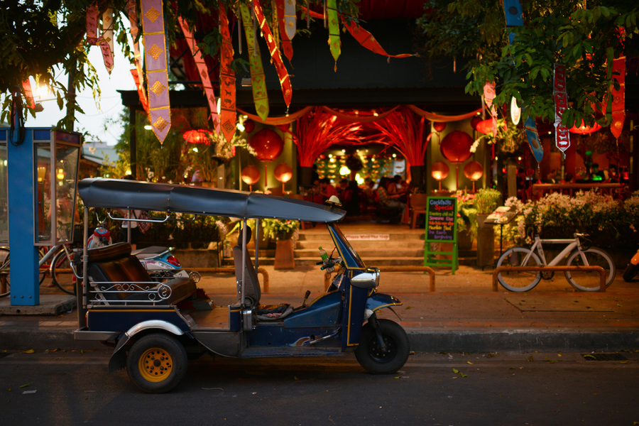 Моторикша — ещё один вид городского транспорта в Таиланде. Фото: istockphoto/PhotoTalk