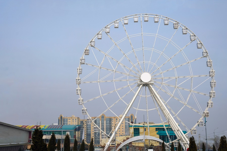  Колесо обозрения в центре города, Алма-Ата 