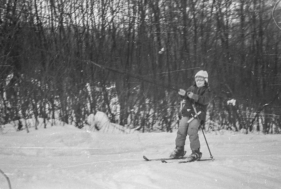 Бугельный подъёмник в подмосковном Манихино, конец 1980-х. Фото: из архива Анны Черниковой