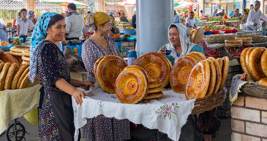  Узбекские лепёшки на рынке, Фергана