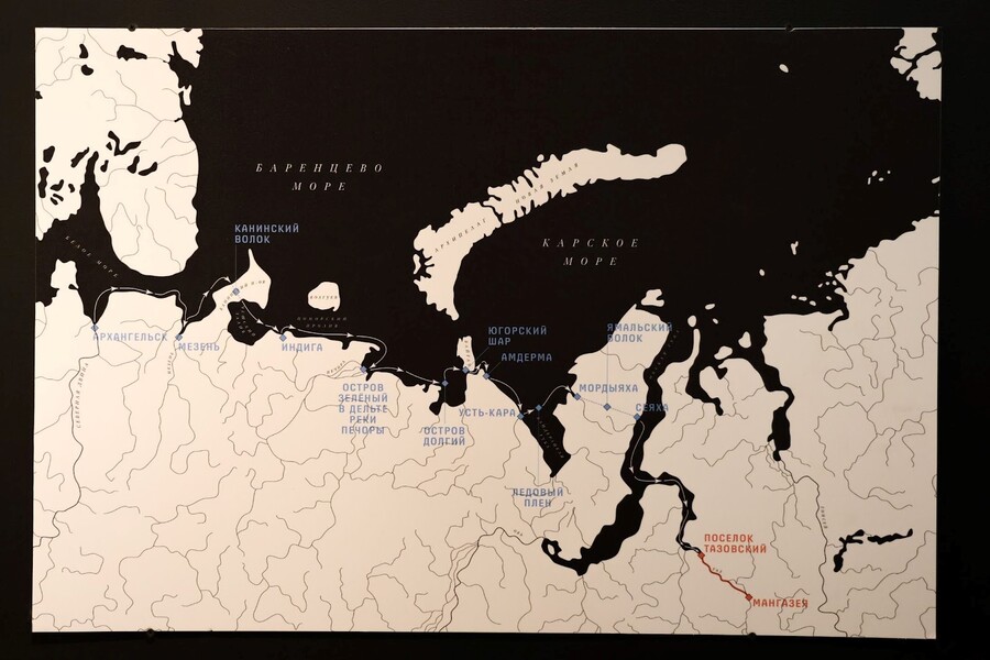  Маршрут на карте белой стрелкой. В нём три моря, два волока и один буксир. А ещё несколько заходов на сушу ради лекций для местных