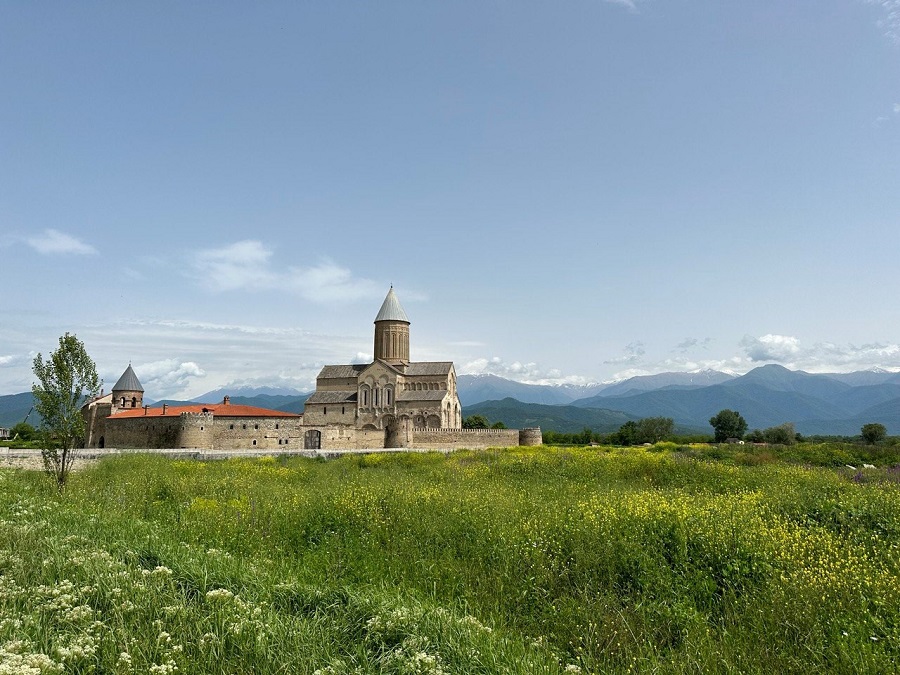  Монастырь Алаверди в Алазанской долине. Фото: Олеся Репкина