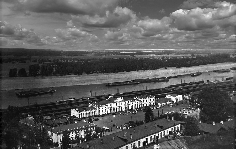 Железнодорожный вокзал Уфы и река Белая, начало двадцатого века. Фото: wikimedia/неизвестный автор