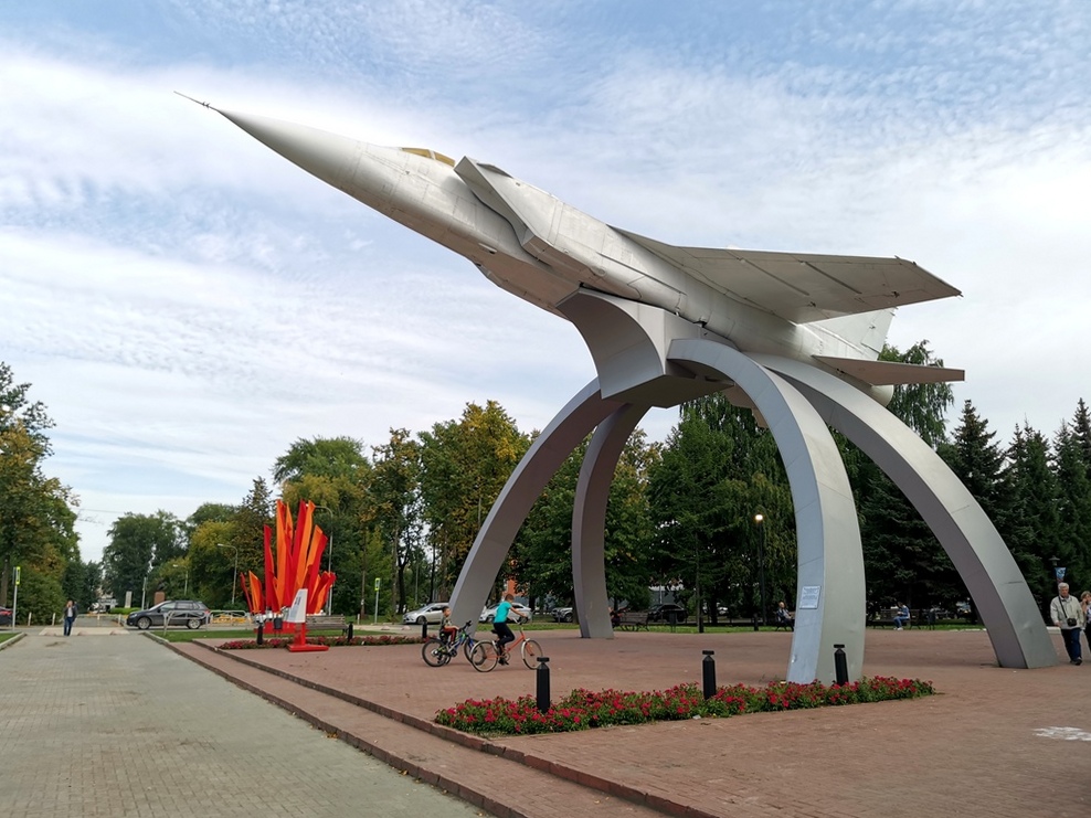 Памятник «МиГ на взлёте»