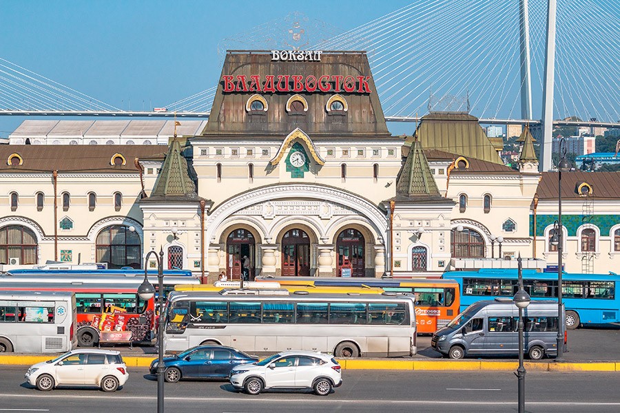  Вокзал во Владивостоке 