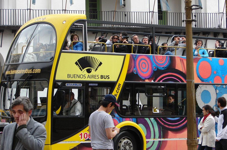  Передвигаться по Буэнос-Айресу удобнее всего на автобусе. Фото: wikimedia/Miguel  