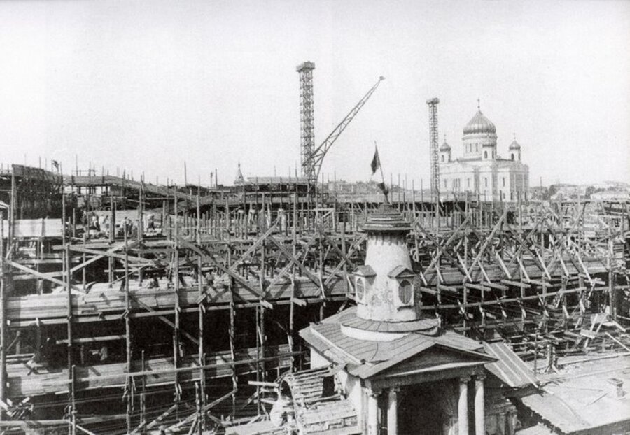 Строительство Дома на набережной, 1930 год. Фото: wikimedia