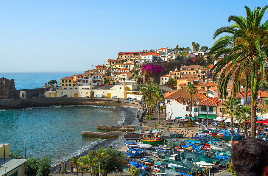  Мадейра — автономный регион Португалии, расположен на архипелаге в северной части Атлантического океана, примерно в 1000 километрах к юго-западу от Португалии и в 500 километрах к западу от северного побережья Африки. Фото: wikimedia/Bengt Nyman