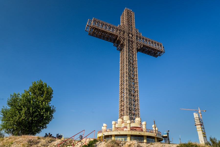  Крест тысячелетия на вершине горы Водно, Северная Македония