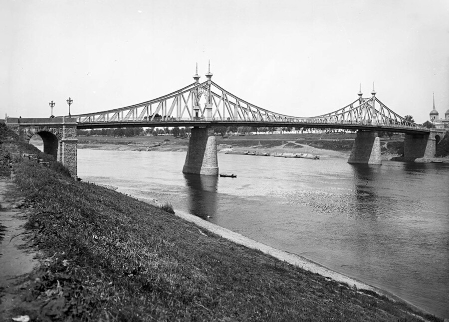 Мост через Волгу в Твери, 1903 год. Фото: wikimedia/Maxim Petrovich Dmitriev