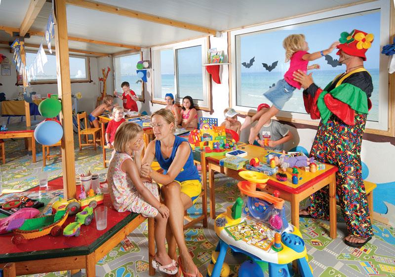 Анимация в отеле Skanes Family Resort. Сканес, Тунис