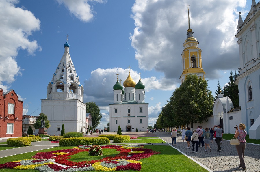  Соборная площадь Коломенского кремля 