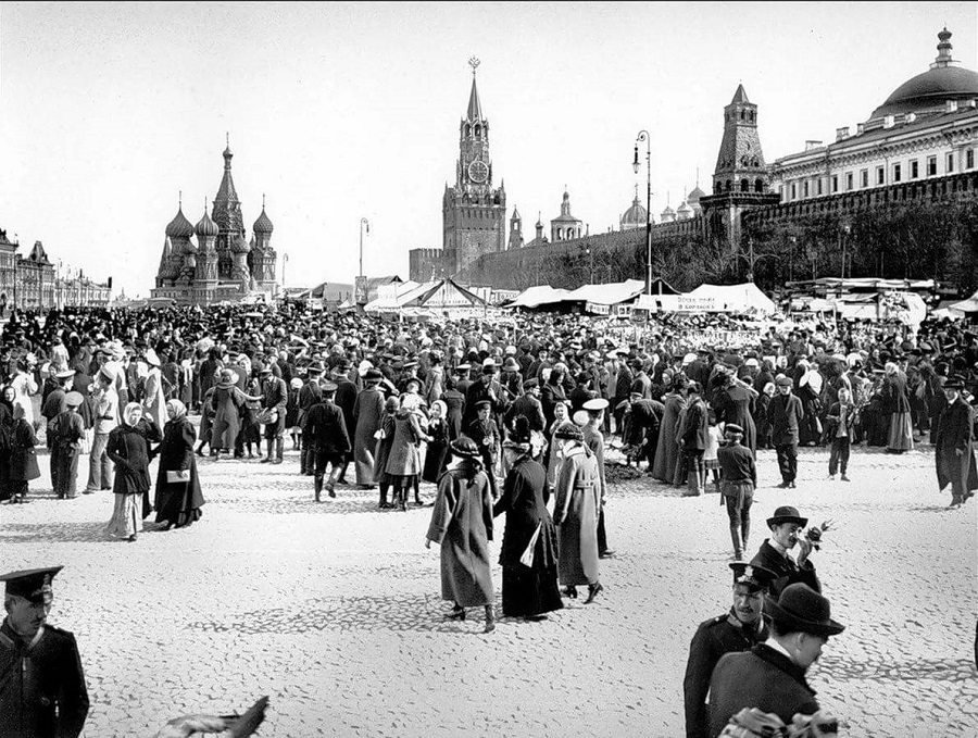  Гуляния на Красной площади на Вербную неделю, 1913 год 
