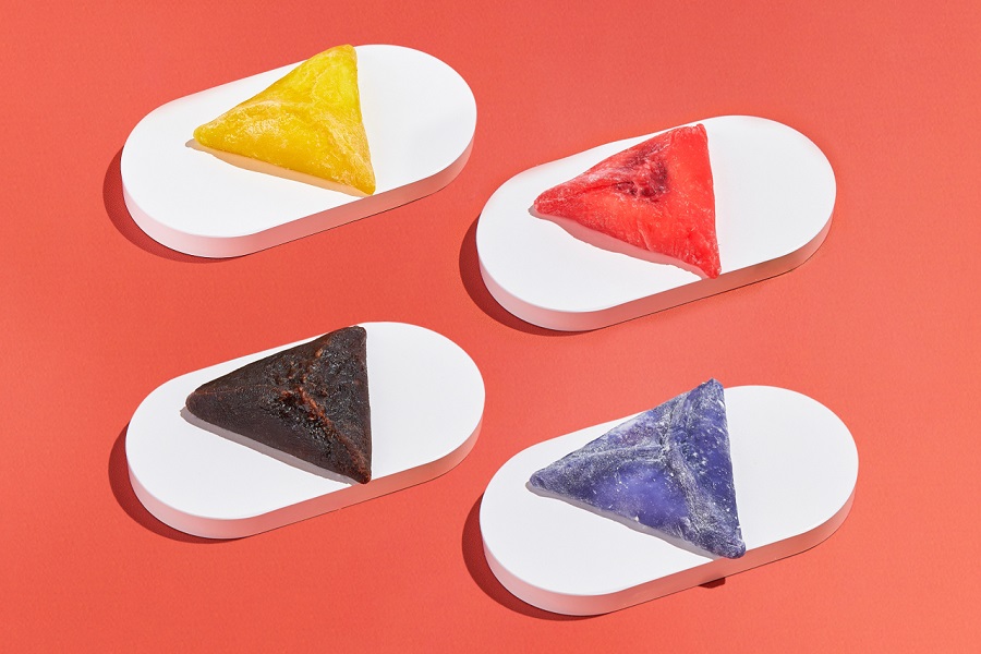  Треугольники бывают с вишней, черникой, манго или шоколадом. Фото FoodCase 