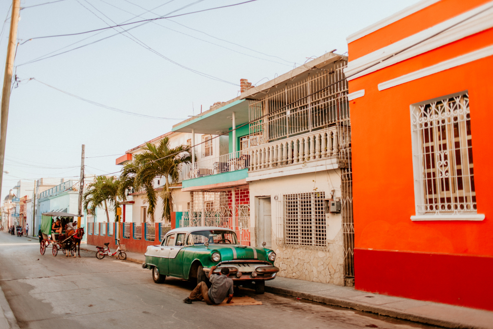 Типичная городская улица на Кубе
