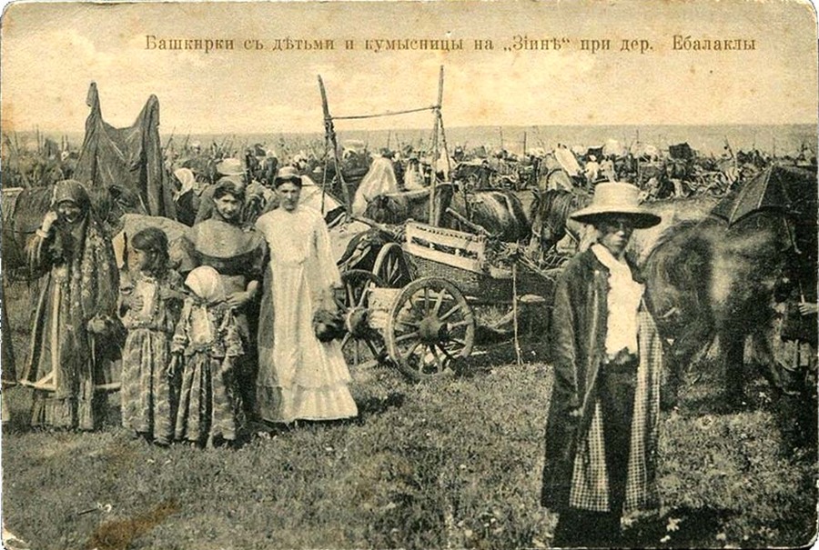  Жительницы Башкирии и пациентки кумысолечебницы в деревне Ябалаклы в Башкирии, 1910-е. Фото wikimedia