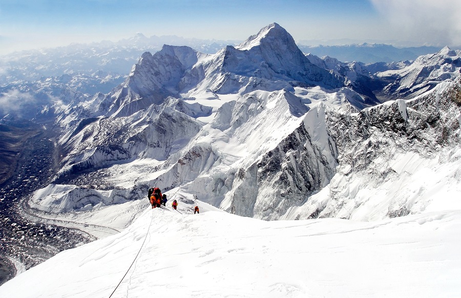 Альпинисты на склоне Эвереста, 2008 год