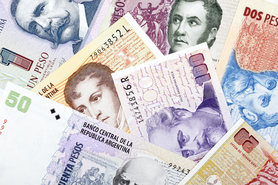 Аргентинский песо — официальная валюта страны. Фото: istockphoto/johan10 