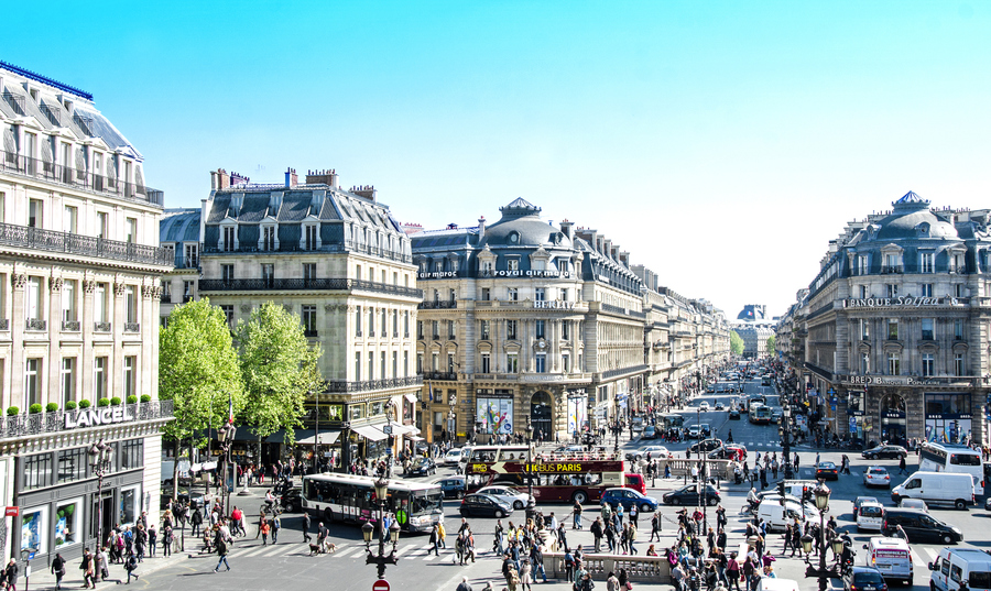  Париж поделён на округа с нумерацией от центра к окраинам. Наиболее престижными для жизни считаются округа с первого по восьмой. Лувр расположен в первом, а третий — это культурный и исторический центр города. Фото istockphoto/wwing