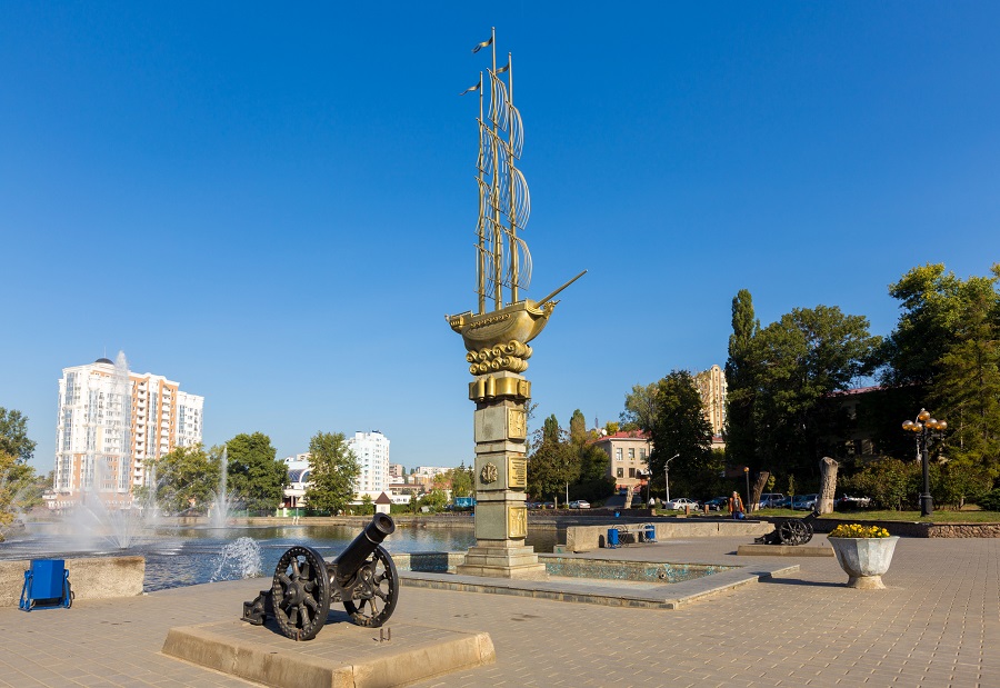  Памятник 300-летию Липецка 