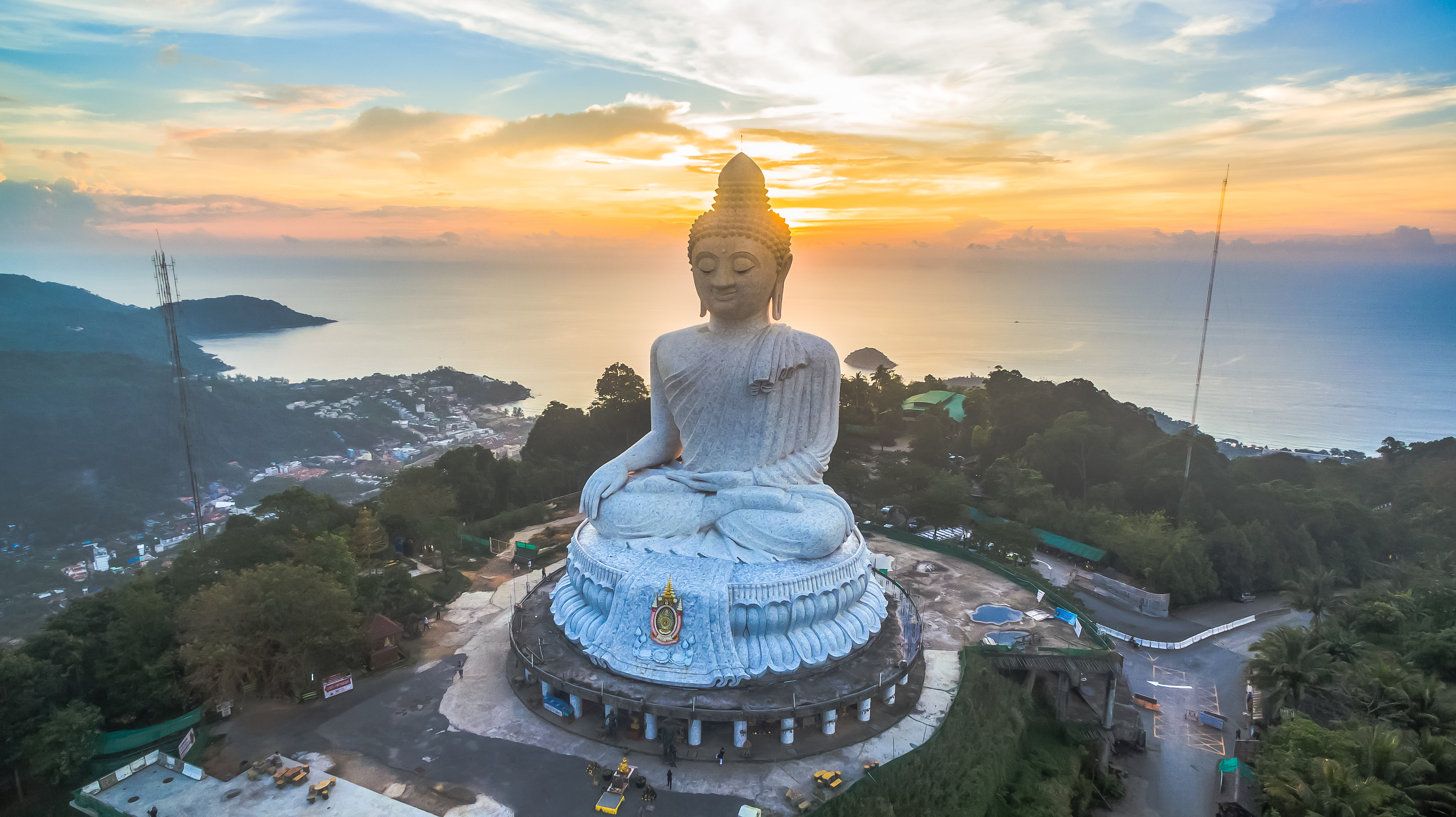 Биг будда. Храм Будды Пхукет. Будда в Тайланде Пхукет. Big Buddha Пхукет. Большой Будда на горе Накакед.