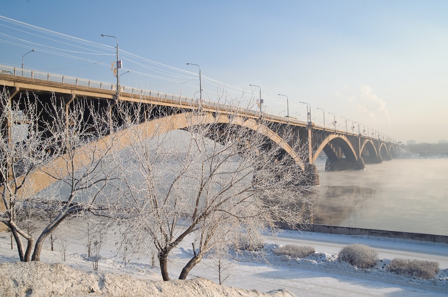  Коммунальный мост через Енисей в Красноярске 