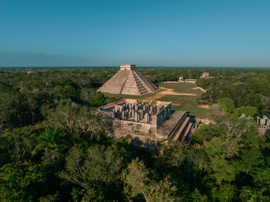 Чичен-Ица — город цивилизации майя на севере полуострова Юкатан в Мексике. Фото: istockphoto/Oleh_Slobodeniuk 