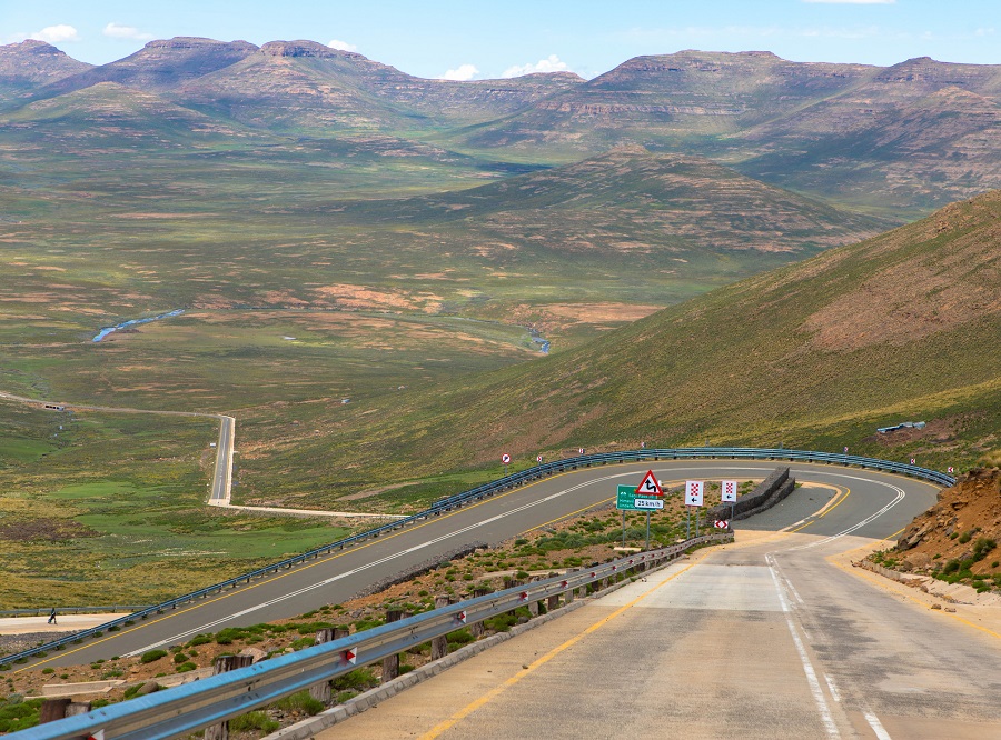 Дорога к перевалу Sani Pass