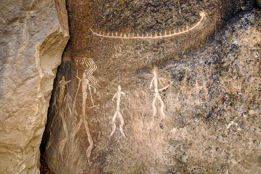  Наскальные петроглифы в Национальном парке Гобустан 
