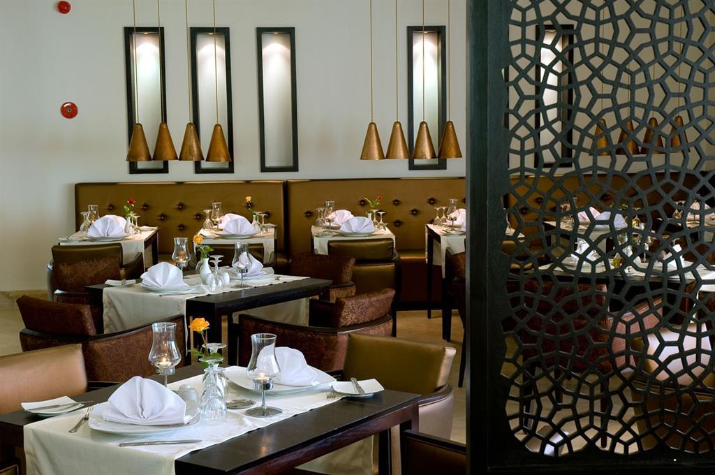 Ресторан в отеле Royal Thalassa Monastir. Сканес, Тунис