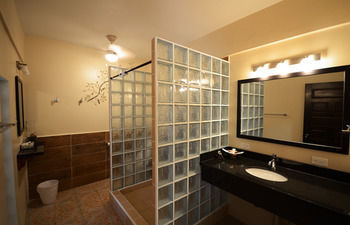 Mariposa Beach Suites — фото 4