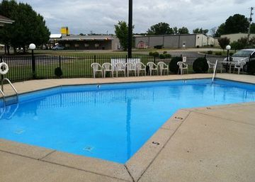 QUALITY INN & SUITES CENTERVILLE — фото 4