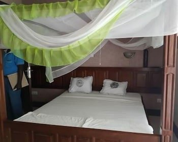 Solomon's Castle Hotel — фото 3
