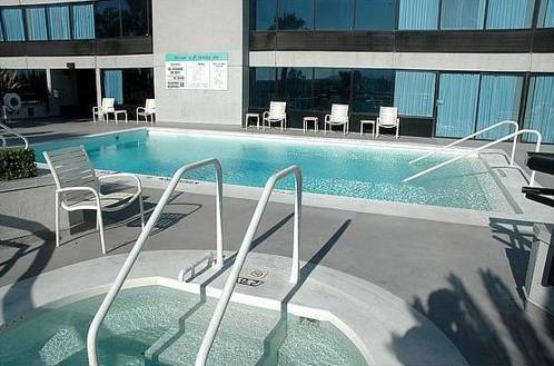 Holiday Inn — фото 4