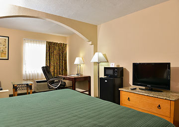 QUALITY INN & SUITES CENTERVILLE — фото 3