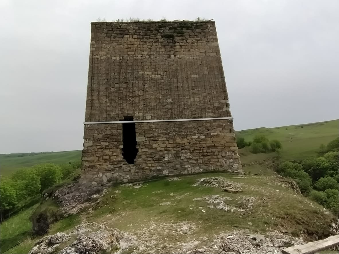 Башня Адиюх