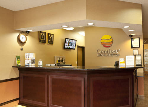 Comfort Inn & Suites — фото 4
