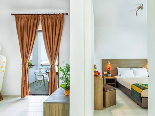Dolphin Beach Hotel — фото 3