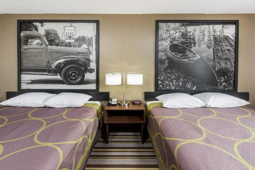 Super 8 by Wyndham Bloomington — фото 3