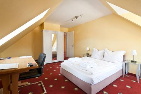 Golden Leaf Hotel Altmunchen — фото 5