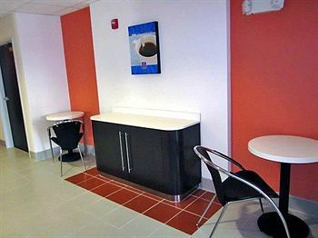 Motel 6 Cleburne — фото 2