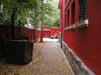 Red B and B — фото 5