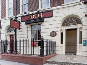 Waltons Hotel — фото 2