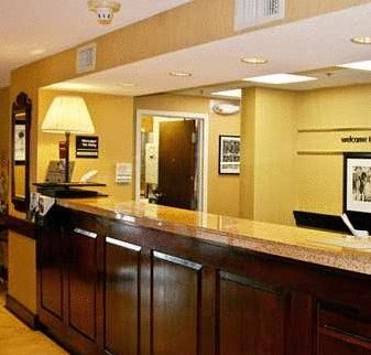 Hampton Inn West Springfield — фото 4
