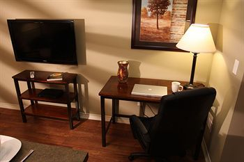 EAGLES DEN SUITES AT COTULLA — фото 2