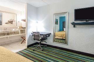 QUALITY INN & SUITES — фото 5
